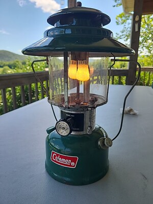 Vintage 1972 Coleman 228J195 Lantern 2-Mantle Floodlight EUC