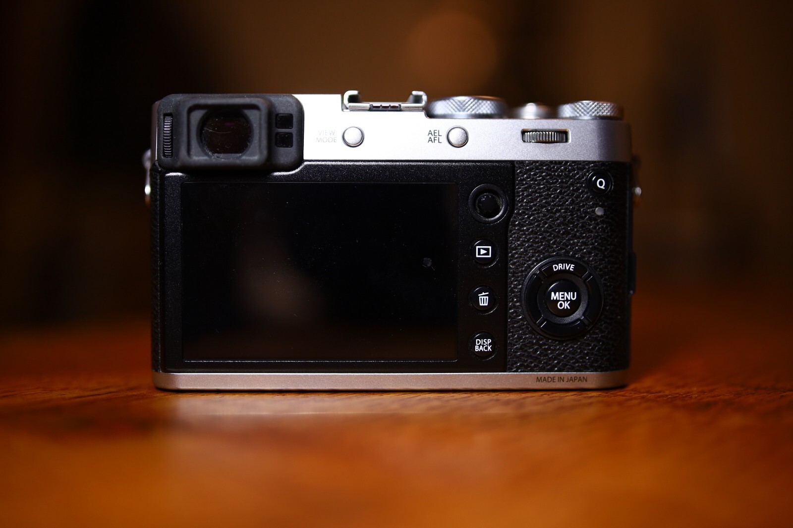 Perfect Condition Silver Fujifilm X100F 24.3MP Mirrorless Camera