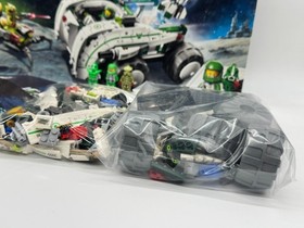 LEGO&reg; Galaxy Squad 70704 - Robo Special Lab - Complete