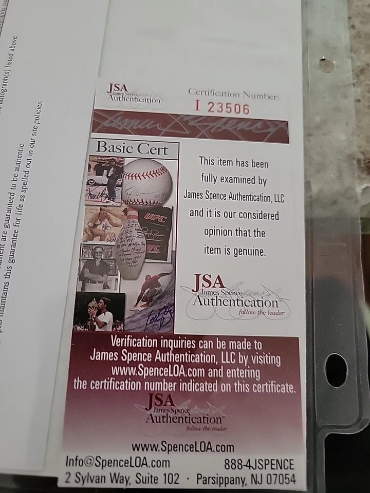 ICHIRO SUZUKI AUTOGRAPHED MAGAZINE FEBRUARY 2002 BECKETT BASEBALL( COVER ) JSA - Image 3 of 3