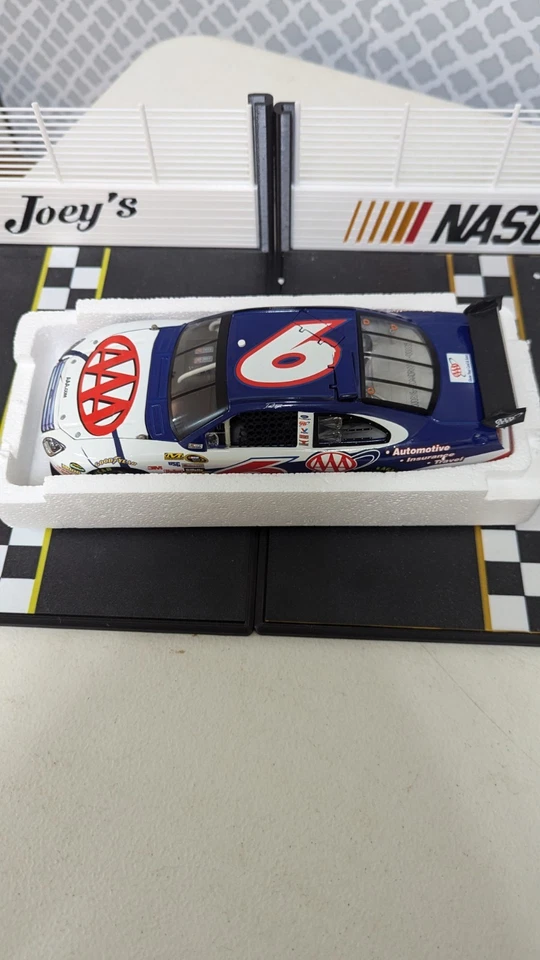 B101 David Ragan #6 AAA RCCA Club Car 2008 Fusion DIN 35 de 150 Nascar Foto 4 de 4