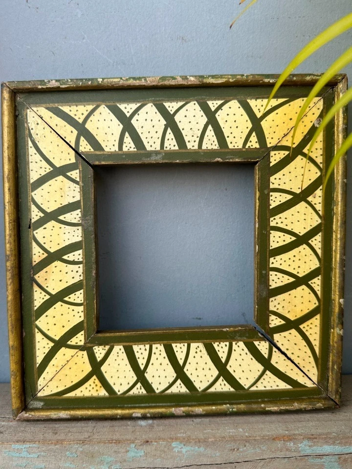 Moldura de parede vintage antiga de madeira pintada à mão linda moldura para fotos 1900 - Imagem 3 de 4