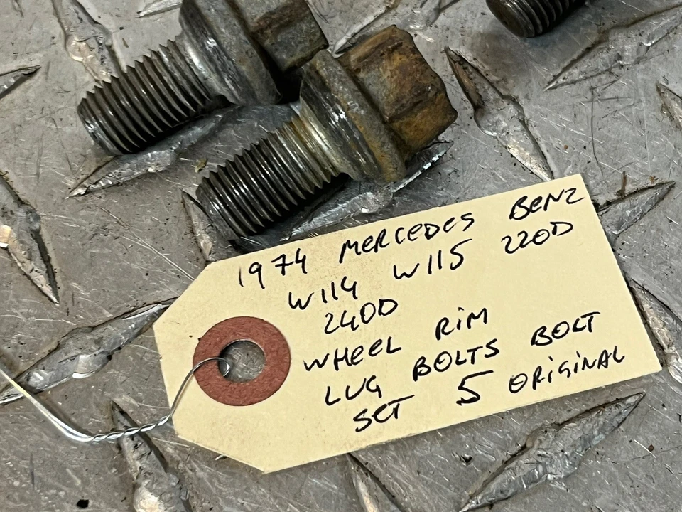 1974 梅赛德斯奔驰 W114 W115 220D 240D 车轮 Tim Lug 螺栓螺栓套装 5 件原装 — 第 3/4 张图片