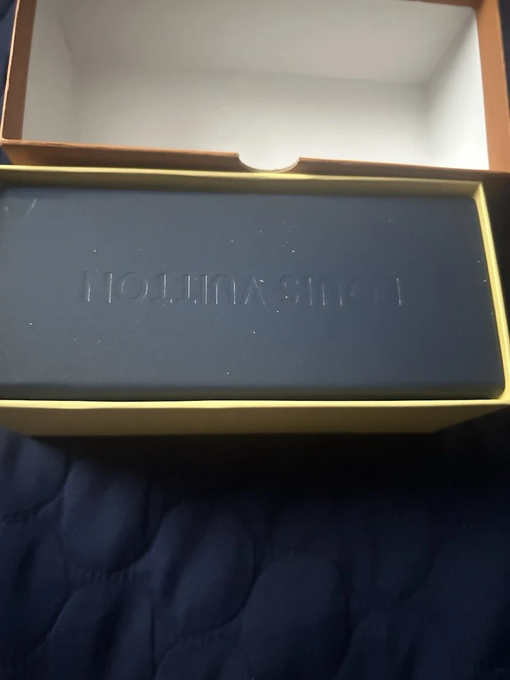 LV sunglasses - Image 3 of 4