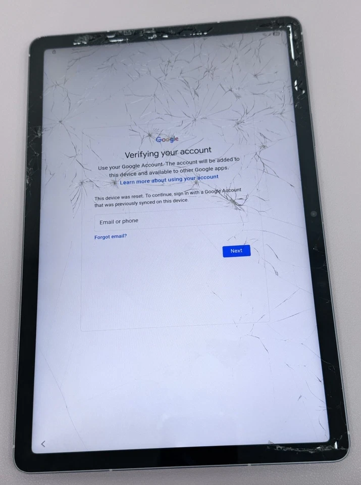 Samsung Galaxy S10 FE 5G, 128GB- Grey, (Cracked Screen)- See Description - Image 3 of 4
