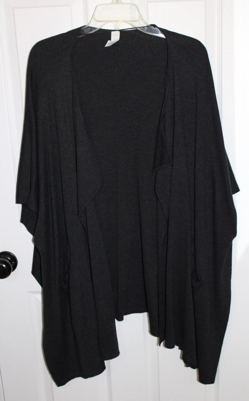 LULULEMON CHARCOAL GRAY KNIT PONCHO SHAWL ONE SIZE POCKETS