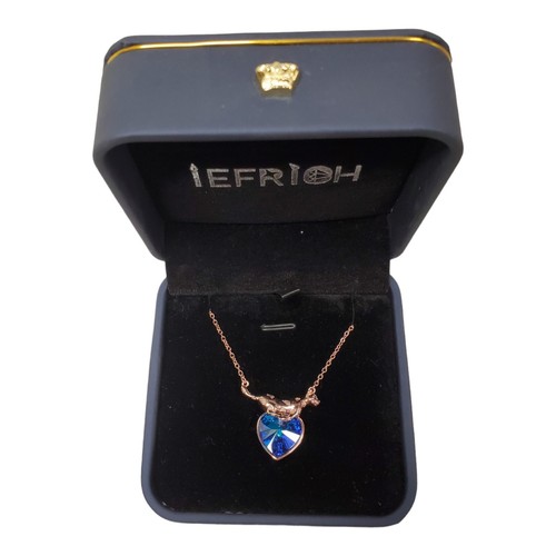 Collar de leopardo en tono oro rosa con corazón de cristal azul caja de regalo de gamuza de 18 - Imagen 4 de 7