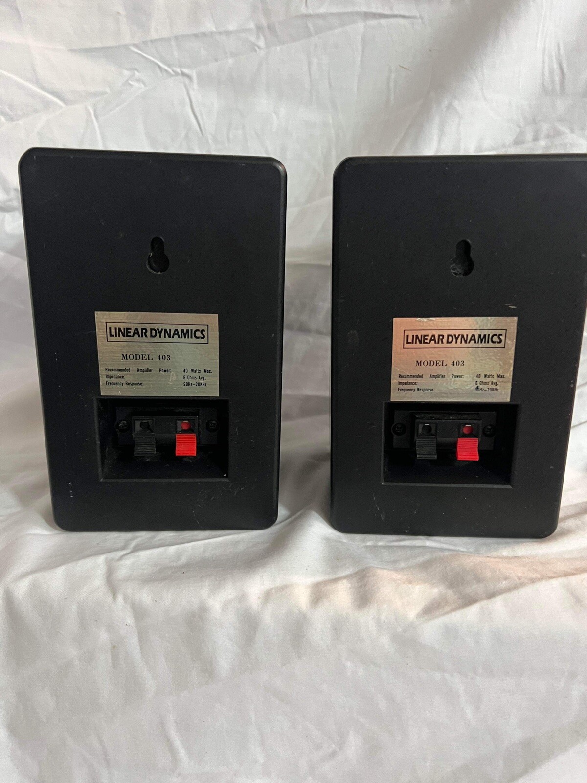 Vintage KLH Indoor/Outdoor Mount Bookshelf Speakers. Model 403 40W 6OHM