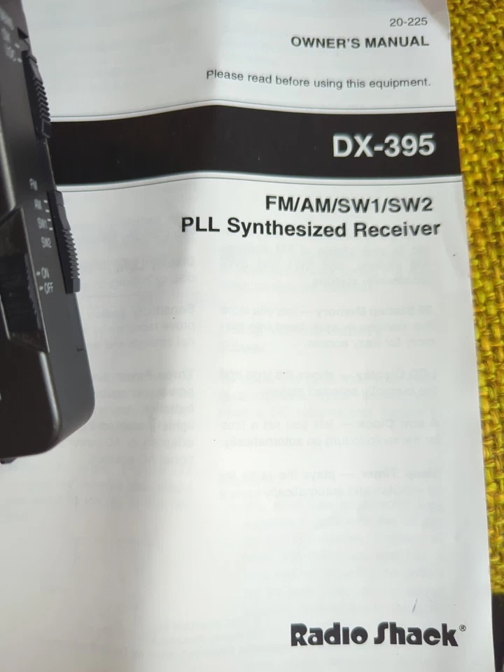 Radio Shack Shortwave Radio 1999 DX-395 Portable - Working W Manual - Image 4 of 4