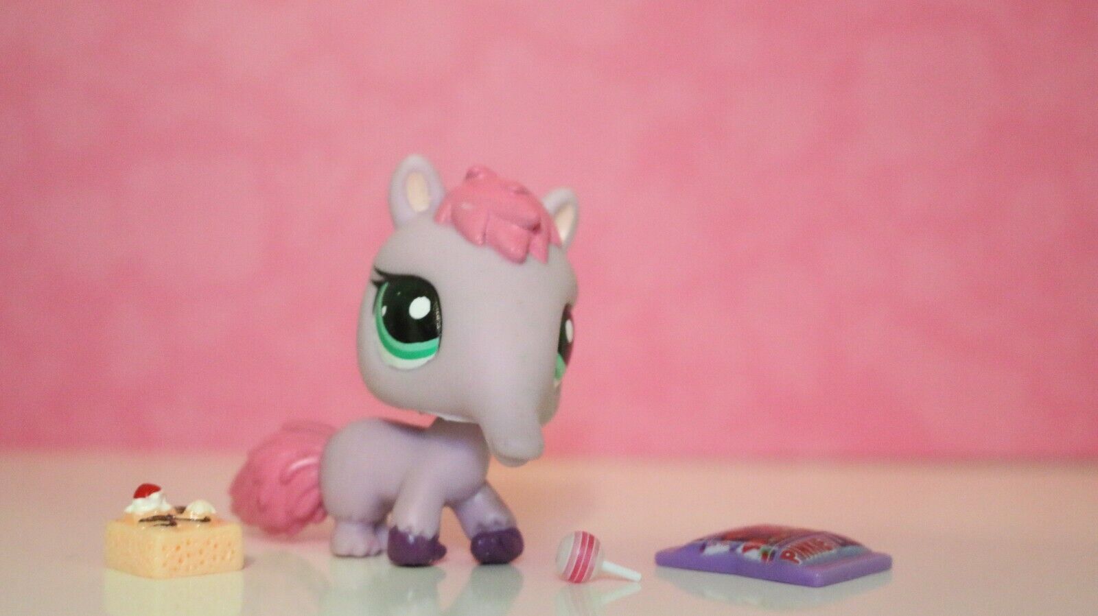 100% At the price AUTHENTIC Surprise price Littlest Pet Shop Lot Acces Pink #2618 w Anteater