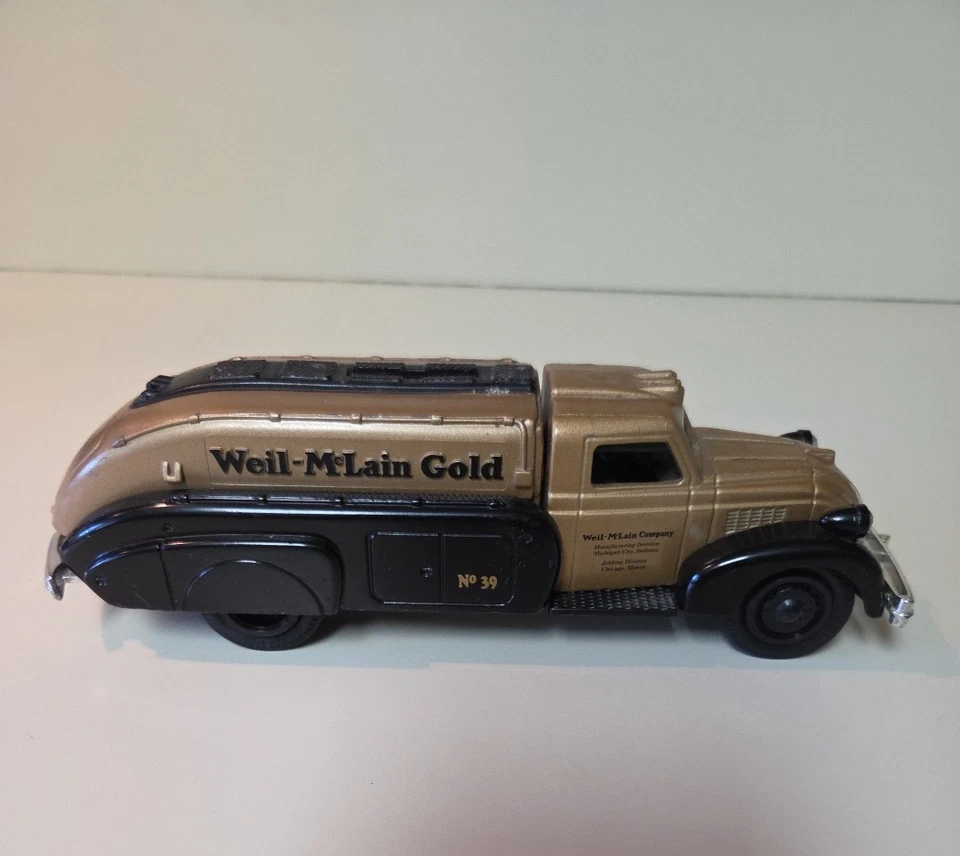 Ertl 1/38 1939 Dodge Airflow Tanker Truck Bank Weil-McLain oro fundido a presión coleccionar Foto 3 de 4