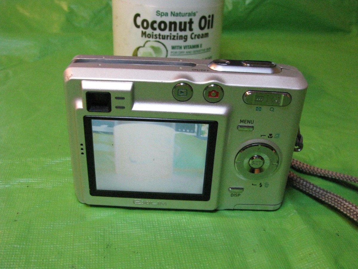 エメラルーダ プロモ4枚セット Casio EXILIM ZOOM EX-Z40 4.0MP Digital Camera - Silver (EXZ40S