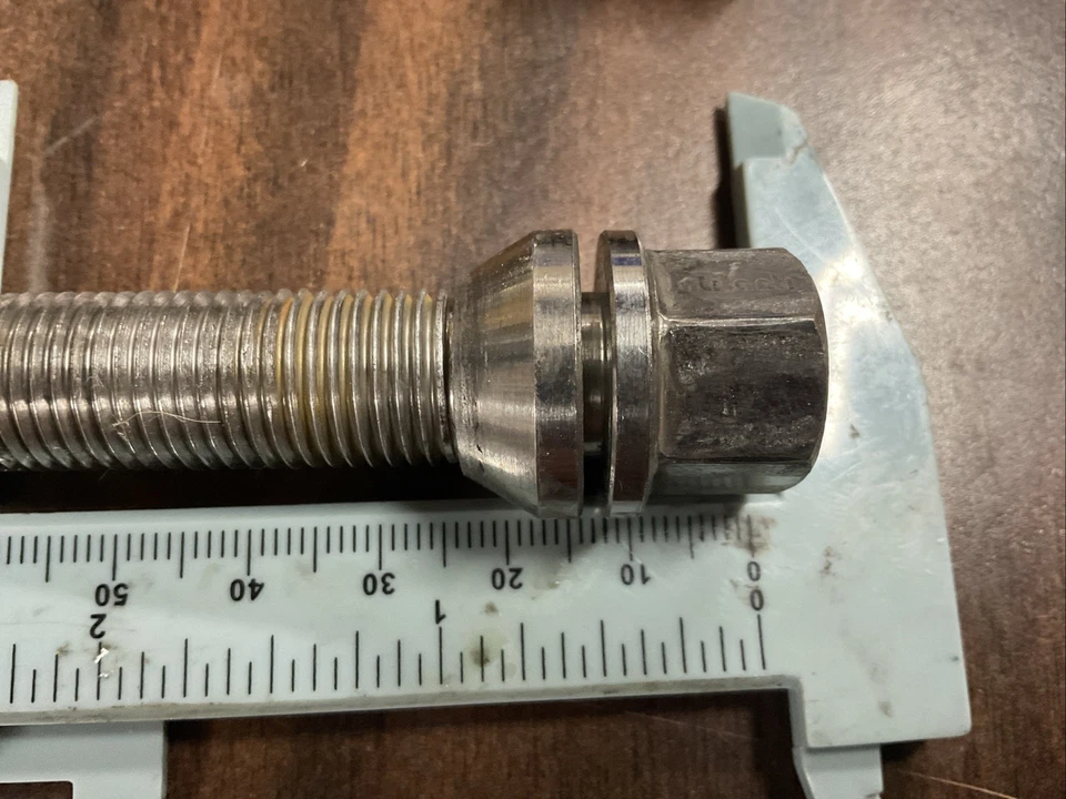 Porsche 911 Titanium Lug Bolts Titanium 17 pieces - Image 3 of 4