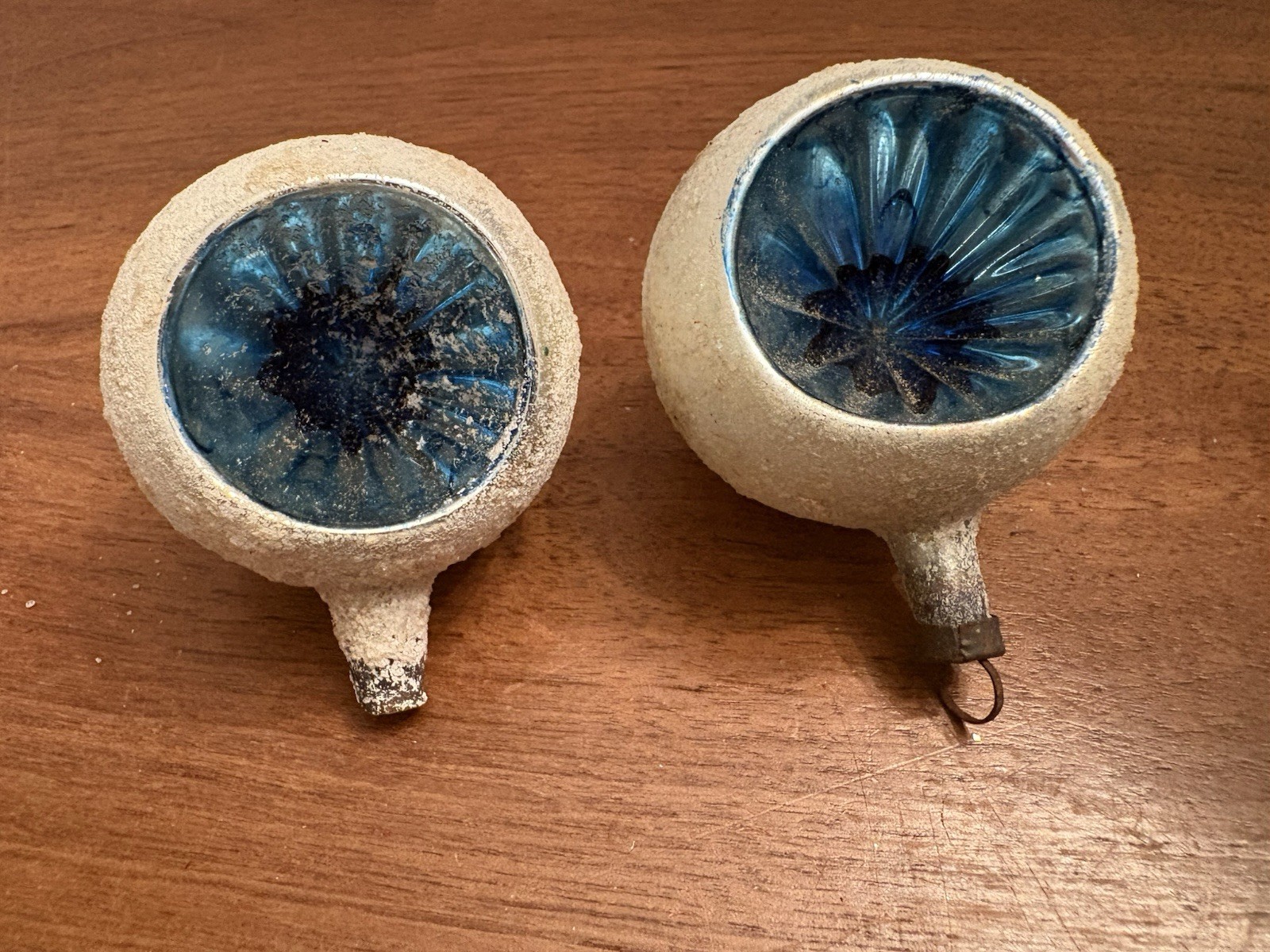 Vintage Weihnachten Konvolut 2 polnisch? Einzelner Einzug Glas Ornament Blau & Schnee Glimmer