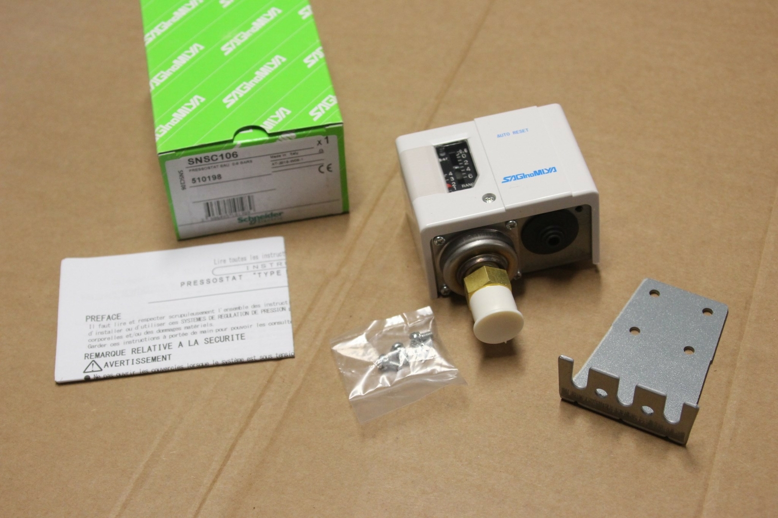 Pressostat eau 0-6 bars SNSC106 Saginomiya Seisakusho Schneider haute precision