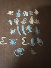 creepy crawlers bugs Glow In The Dark Lot Of 22 Scorpion Worm Spider Etc
