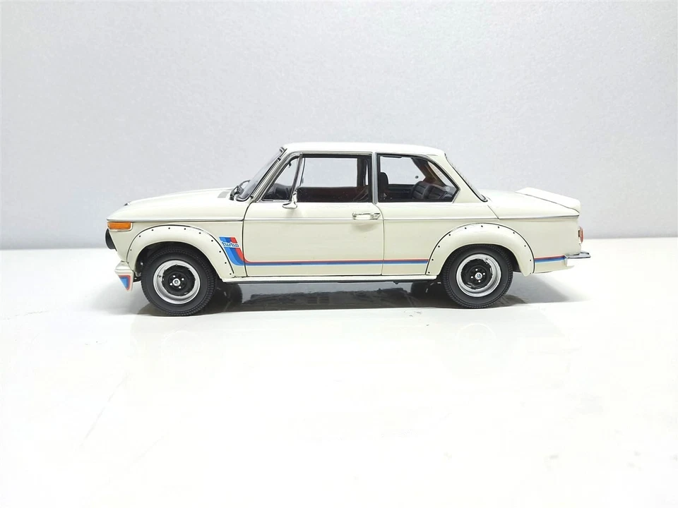 BMW 2002 Turbo Bianco del 1974 - 1/18 Kyosho art. 08544W - Immagine 4 di 4