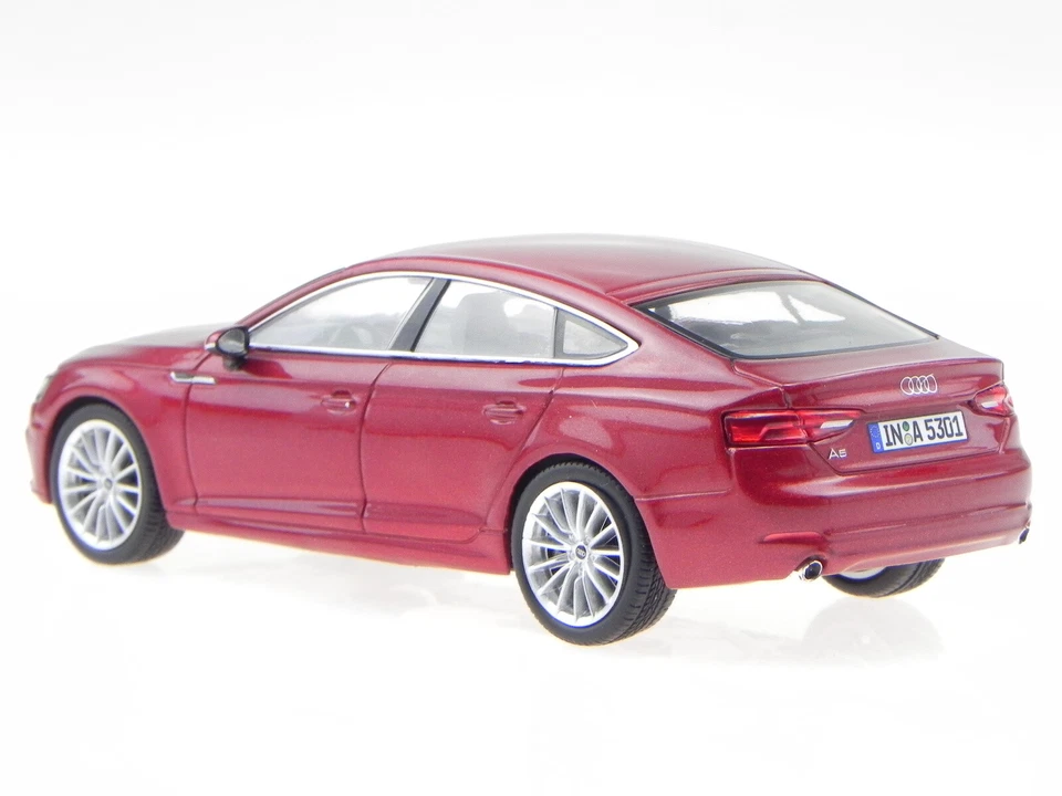 Красная литая модель автомобиля Audi A5 Sportback 2017 matador Spark 1:43 - Изображение 3 из 4