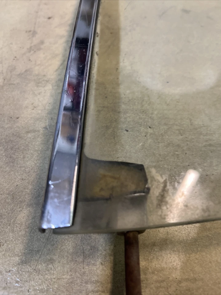 Ford Mustang Fastback 1969 1970 cuarto trasero ventana lateral 1/4 ventana lado del conductor Foto 2 de 4