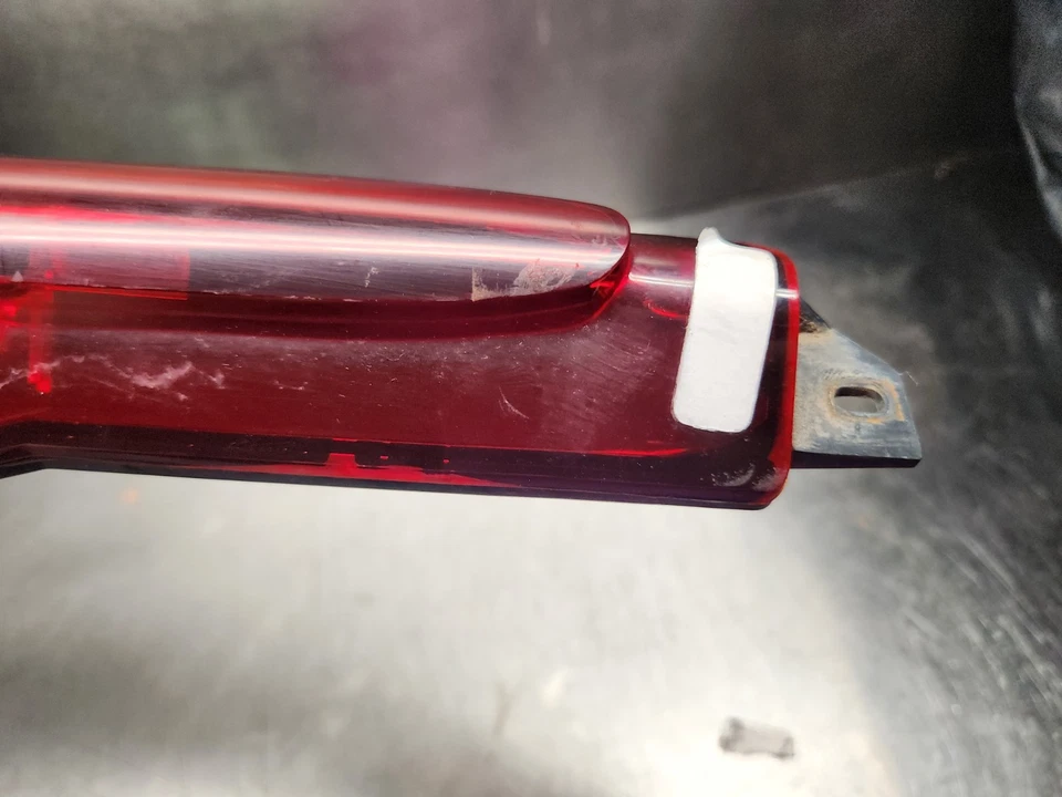 02-09 Chevy Trailblazer Envoy Conjunto de luz de lámpara de montaje alto trasera OEM 15201921 Foto 4 de 4