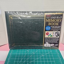 Pioneer E-Z Load 5X7 Green Memory Book    20 Top Loading Pages Acid Free