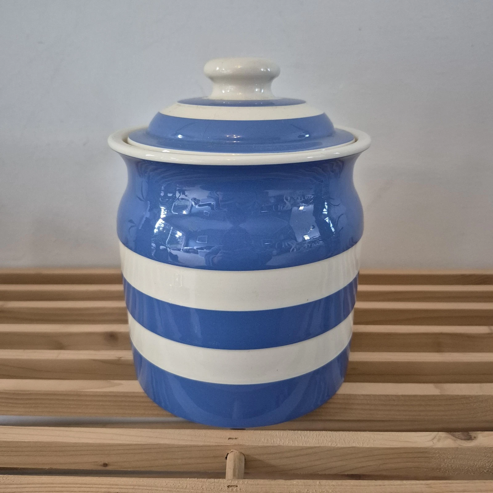 T.G. Green Cornishware Blue & White Storage Jar with Lid Vintage Kitchenware
Opens in a new window o