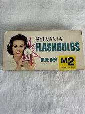 Vintage M2 CLEAR SYLVANIA FLASHBULBS Collectible - 11 bulbs inside