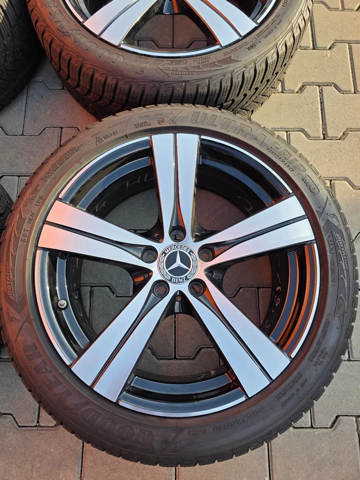 Orig. Mercedes C-Klasse W206 S206 18 Zoll Winterreifen A2064014700 DOT22 +7,1mm - Bild 3 von 4