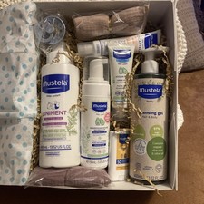 Mustela Newborn Arrival Gift Set - Baby Skincare  Bath Time Essentials - New