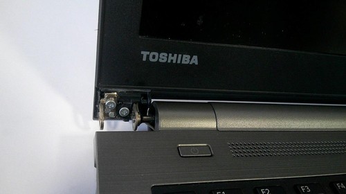 Toshiba Tecra Z50-D 15.6" IC i5-7300U 2.60GHz 4GB 256GB SSD W10 Laptop (B1063) - Picture 7 of 16