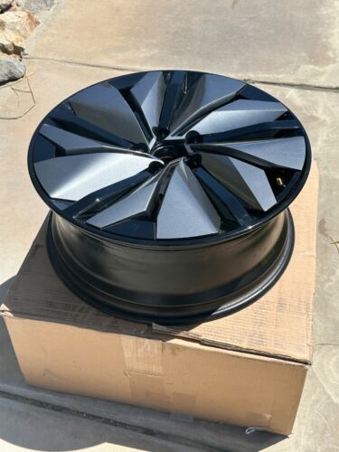Nissan 19" wheel 2025 Ariya Evolve with caps. Brand New. Total of 4 available.