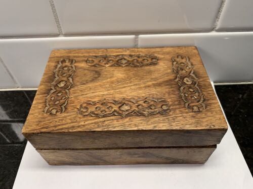 Vintage Carved Wood Box MCM Boho Trinket Jewelry Celtic Knots Intricate Joinery - Picture 1 of 18