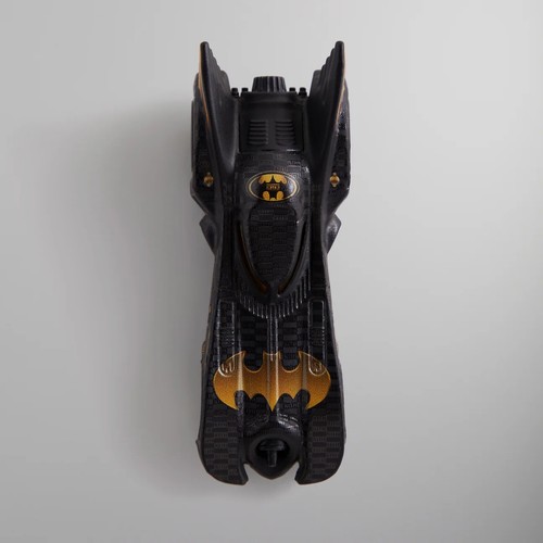 Batman | Kith for Hot Wheels 1989 Batmobile W/ Protector - NEW - Picture 12 of 21