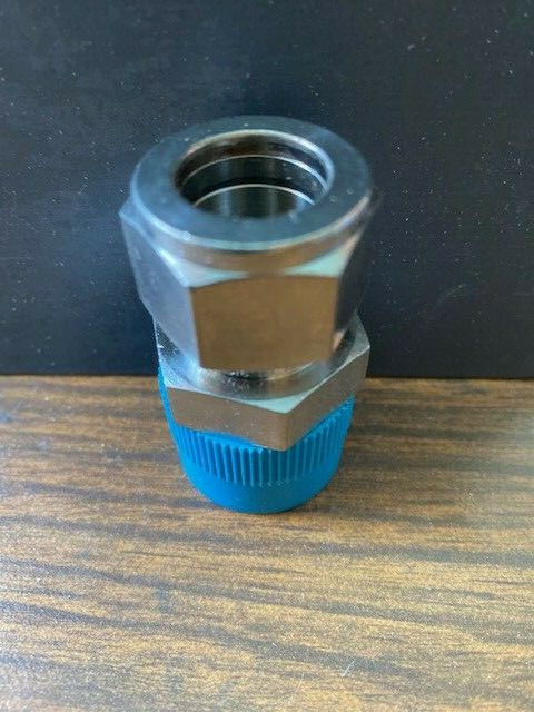 SWAGELOK SS -1010-1-12, 5/8 TUBE X 3/4 MALE PIPE 316 Stainless