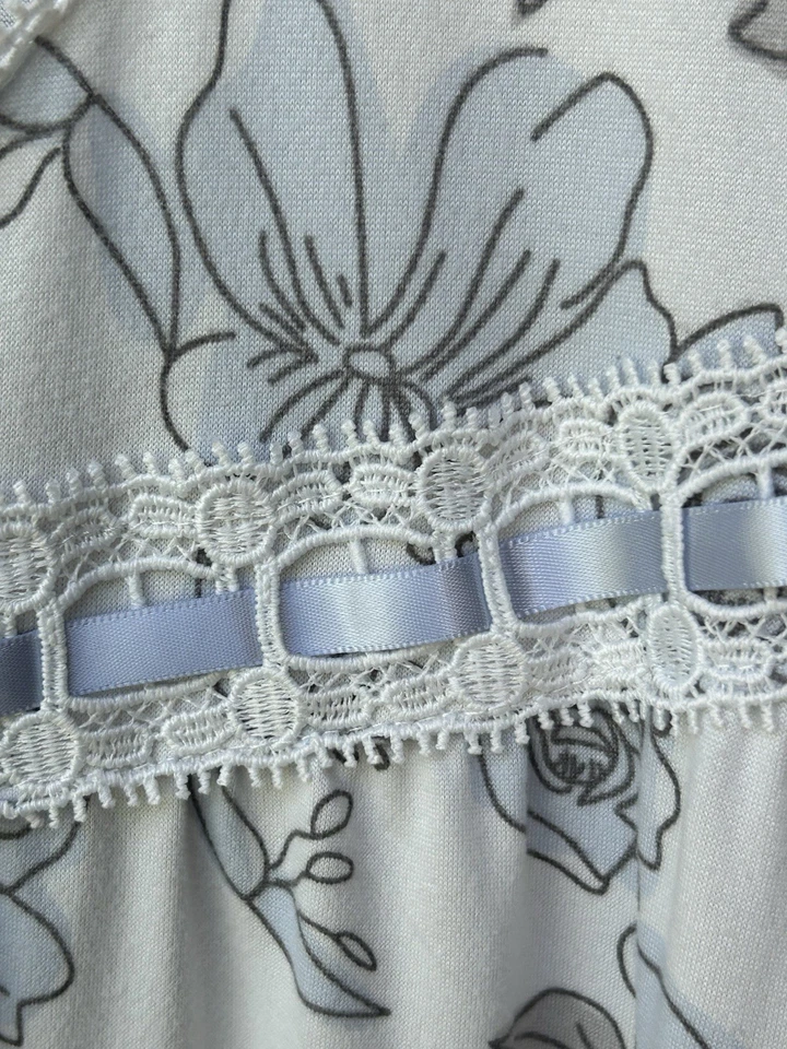 CATHERINE MALANDRINO Camisón 2X Azul Blanco Floral Cinta Encaje Borde Suave EC Foto 3 de 4