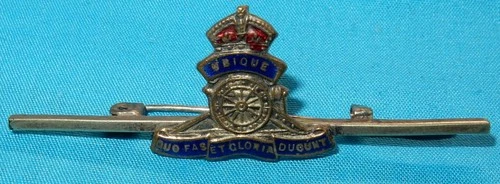 WW2 ERA ROYAL ARTILLERY MILITARY SILVER SWEETHEART BADGE WORLD WAR II