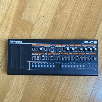 Roland JP-08 Digital Desktop Synthesizer Sequencer Display Screen USB MIDI