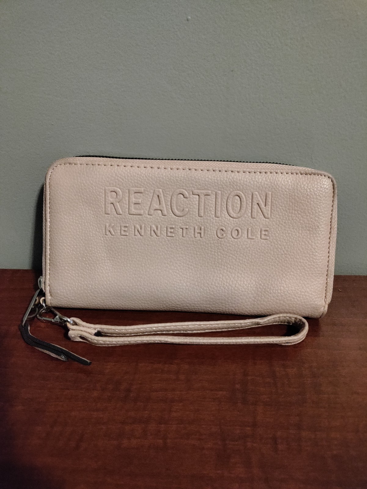 Kenneth Cole Reaction Women's Zipper Wallet Leather Pale Rose