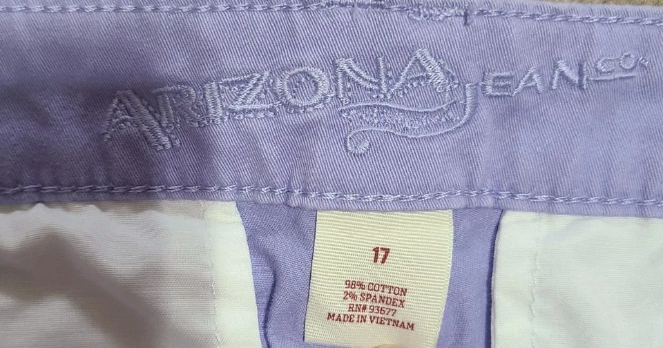 NEW Arizona Shortie Shorts Stretch Flat Front Periwinkle NWT Size 17 Junior - Image 3 of 3