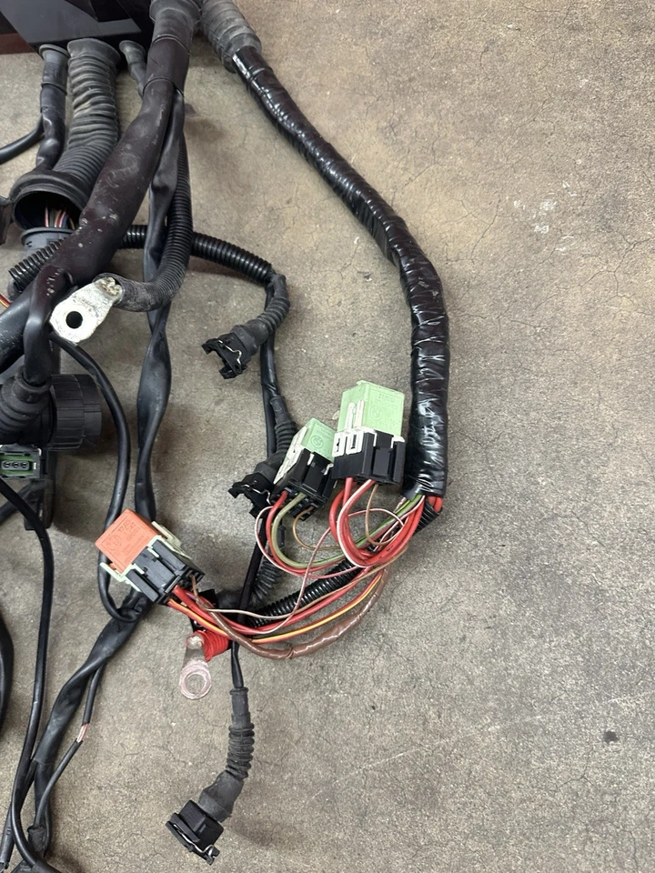 Arnés de cableado del motor BMW E36 318i 4 cilindros M44 transmisión automática OEM 2 puertas cupé vertical Foto 3 de 4