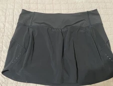 Athleta Run With It 14'' Skirt Skort Women’s Large Black Compression Liner Logo
