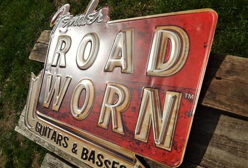 Fender Road Worn Embossed Tin Metal Sign - Guitars & Basses - Stratocaster Retro - Picture 5 of 6