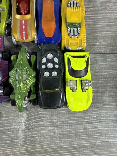 Large Lot of 32 Used Hotwheels! 1980s, 90s And 2000s See photos - Picture 13 of 22