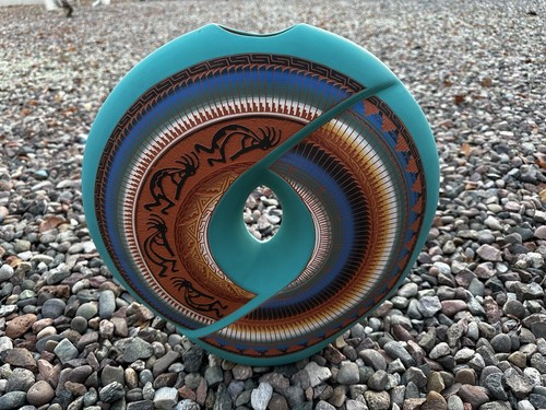 Navajo Dine Etsitty Pottery Detailed Vase Beautiful Work” Signed Dine Etsitty" - Picture 6 of 7