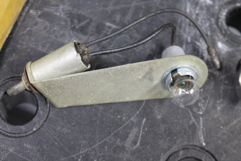 Lámpara guantera Oldsmobile 1954-1955-1956 luz S88-98 Starfire Olds 54-55-56 GM Foto 2 de 4