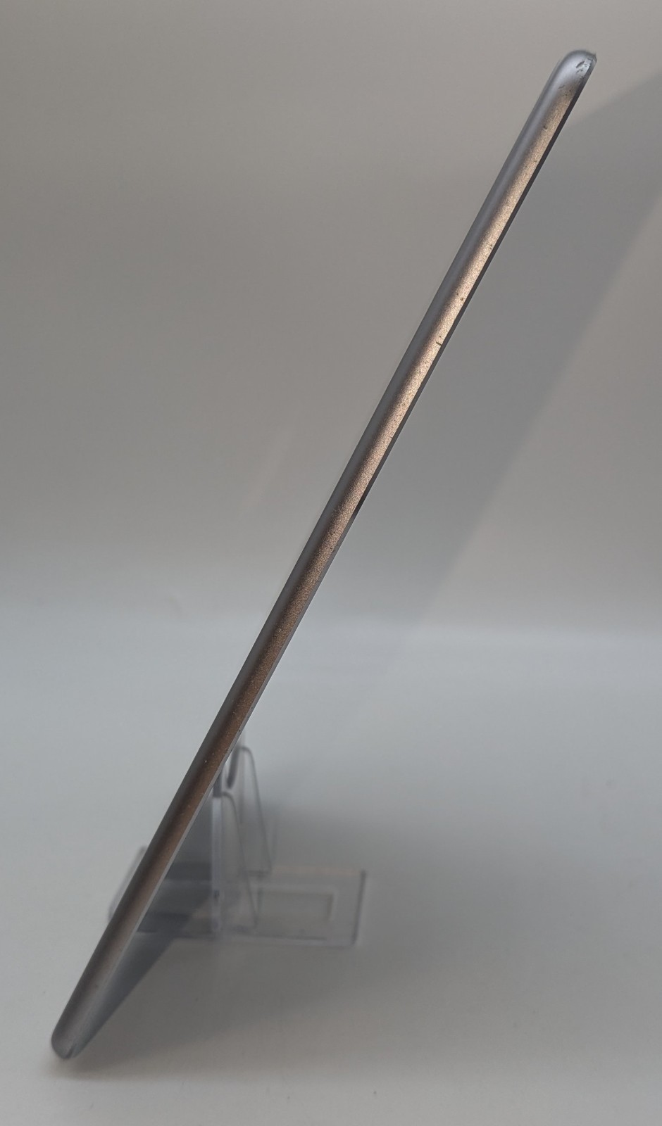 Apple iPad Air 2 128GB Wi-Fi 9.7" Space Grey Tablet iOS 15.8.3 (B) image 4
