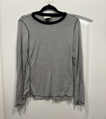 Universal Thread Women s S Black White Striped Knit Crew Neck Long Sleeve Tee