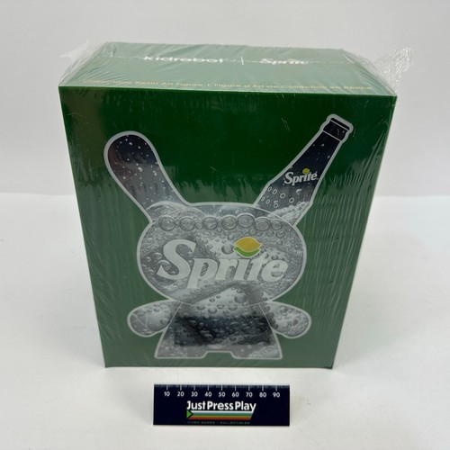 Kidrobot Dunny Vinyl Art Figure
