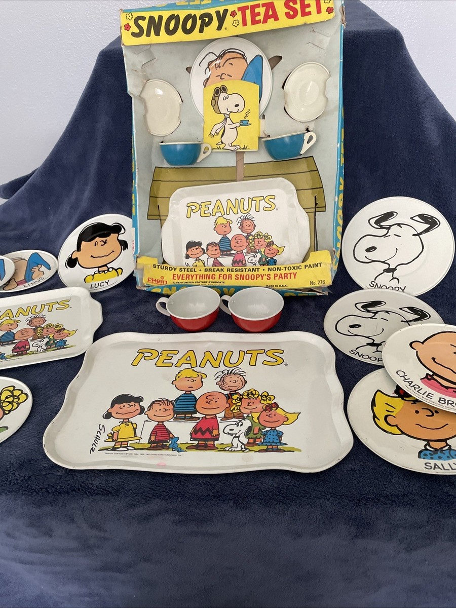 スヌーピーSNOOPY DECORATED TRAYアンティークビンテージ69年 Vintage Peanuts Snoopy Tea Set, Plates Cups Trays Box, | eBay