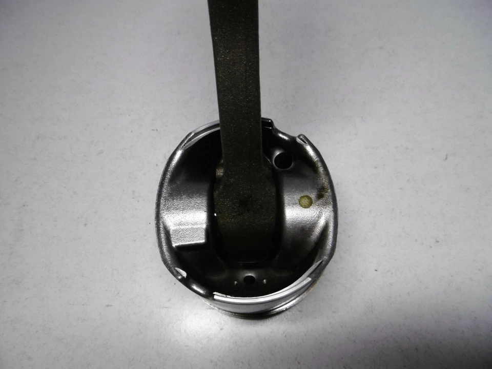 BMW N57D30A  X6 X5 F30 F31 F15 F10 F11 F12 F13 Kolben + Pleuel mit Kolbenringen - Bild 2 von 4